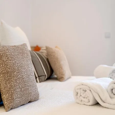Apartmán Sleeps 4 Pool Wifi T607805