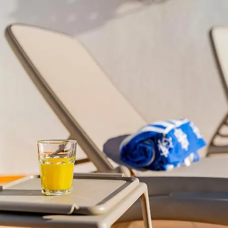 Appartamento Sleeps 4 Pool Wifi T607805
